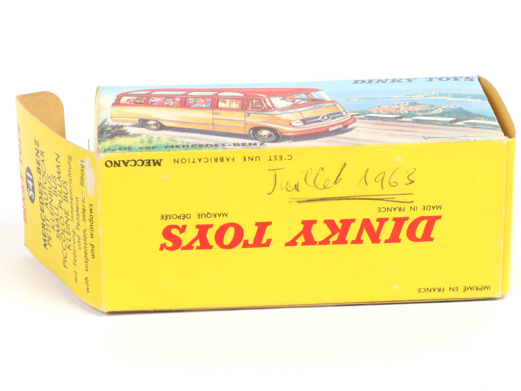 Lot 526 - DINKY TOYS (FRANCE) (1)