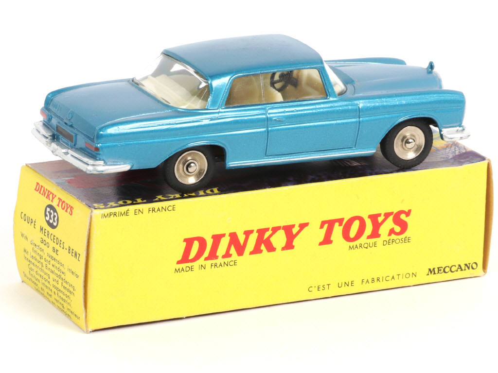 Lot 488 - DINKY TOYS (FRANCE) (1)