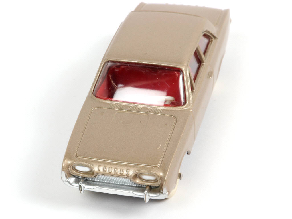 Lot 498 - DINKY TOYS (FRANCE) (1)