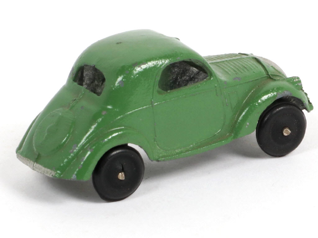 Lot 358 - DINKY TOYS (FRANCE) (1)