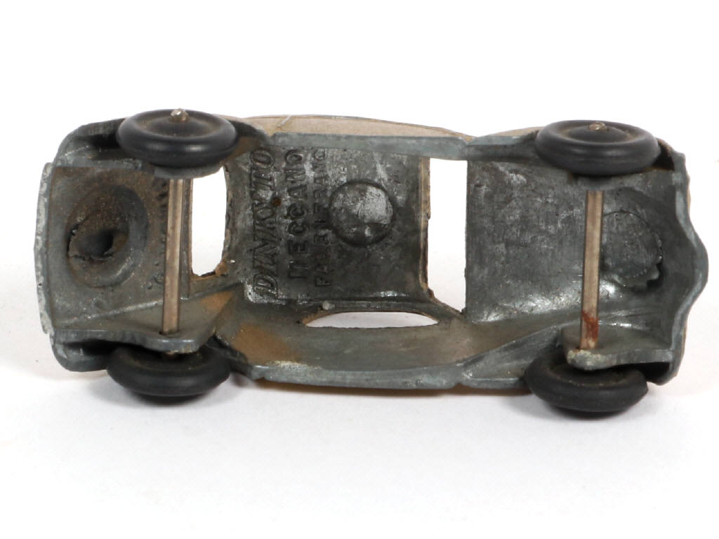 Lot 357 - DINKY TOYS (FRANCE) (1)