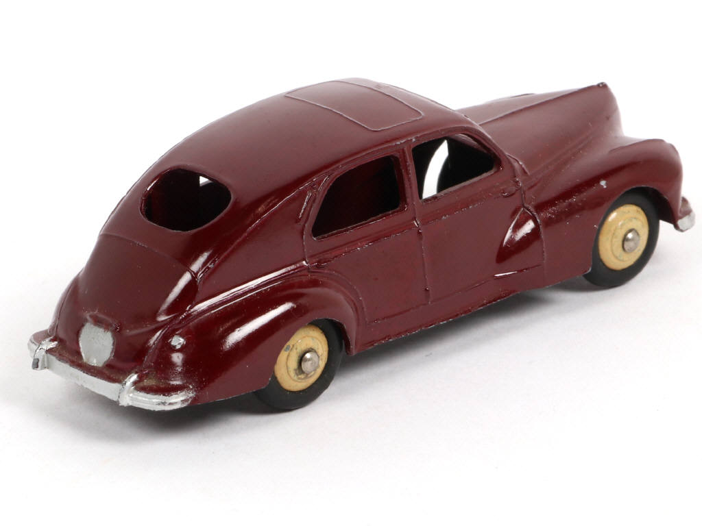 Lot 380 - DINKY TOYS (FRANCE) (1)