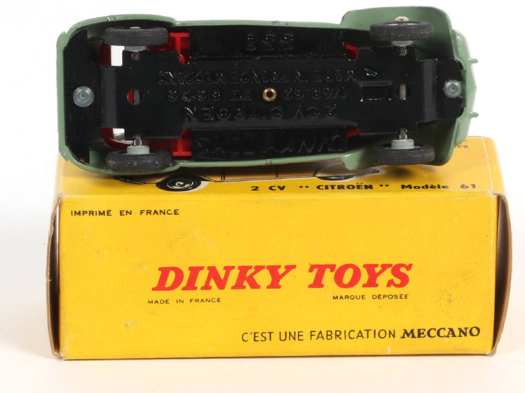 Lot 427 - DINKY TOYS (FRANCE) (1)