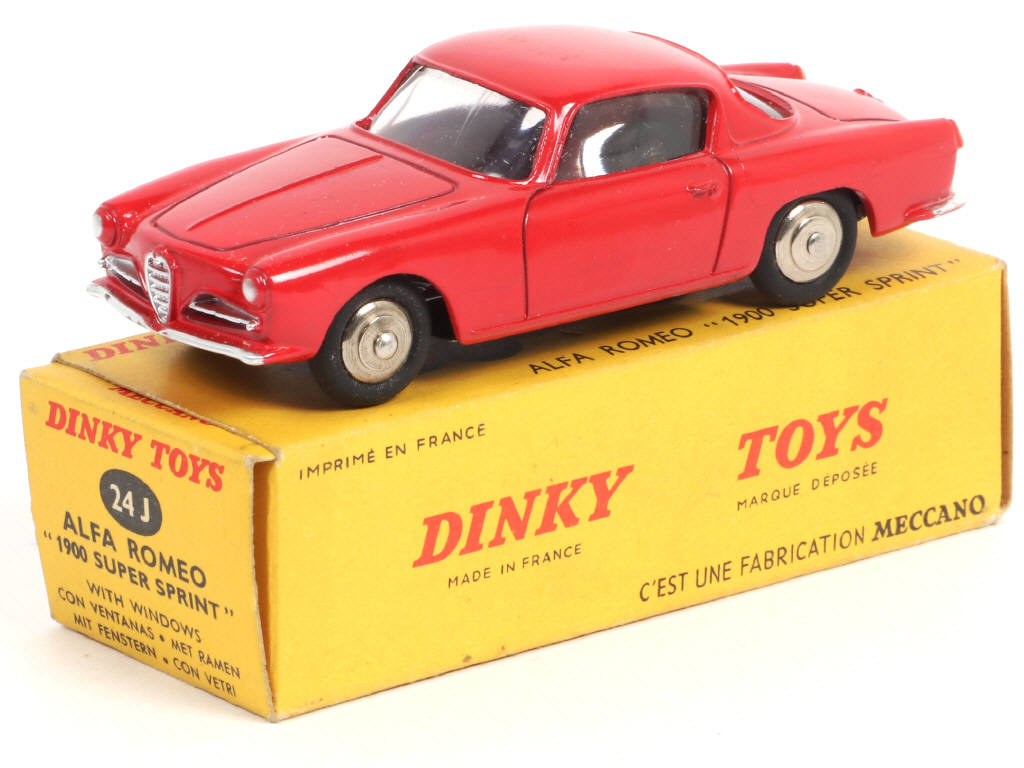 Lot 422 - DINKY TOYS (FRANCE) (1)