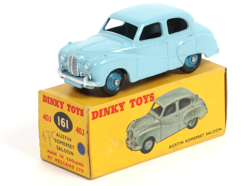 Lot 592 - DINKY TOYS (GB) (1)