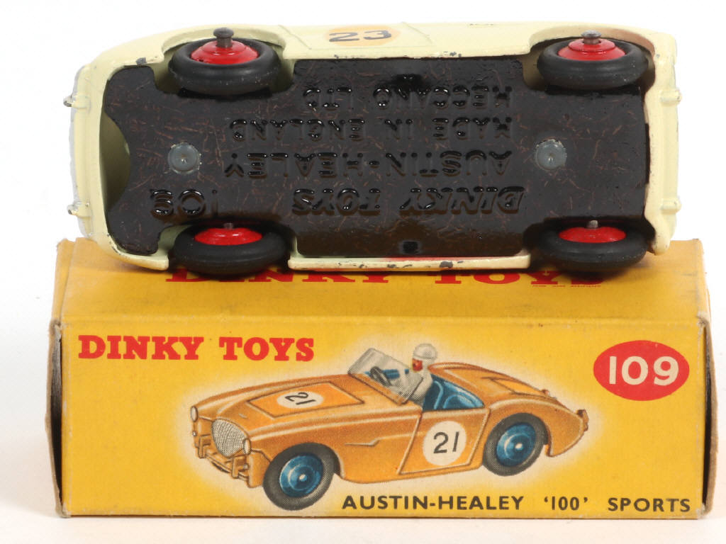 Lot 576 - DINKY TOYS (GB) (1)