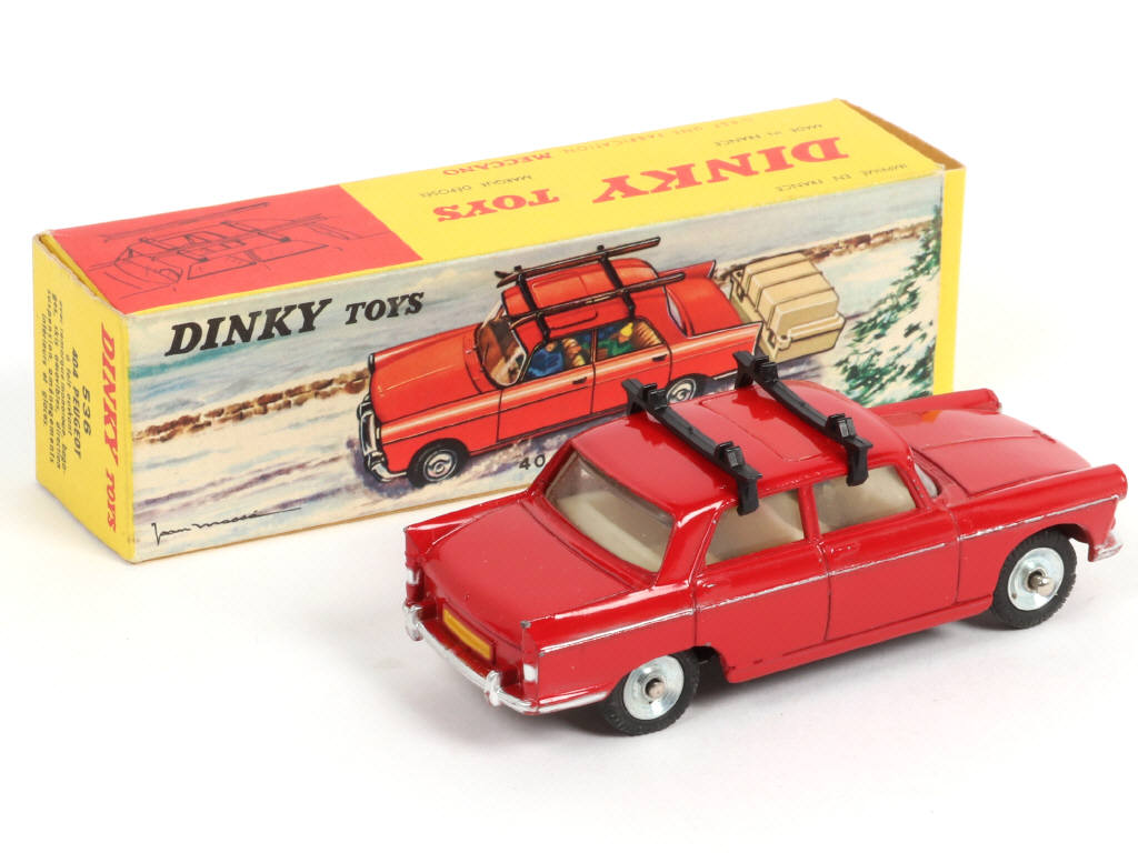 Lot 464 - DINKY TOYS (FRANCE) (1)