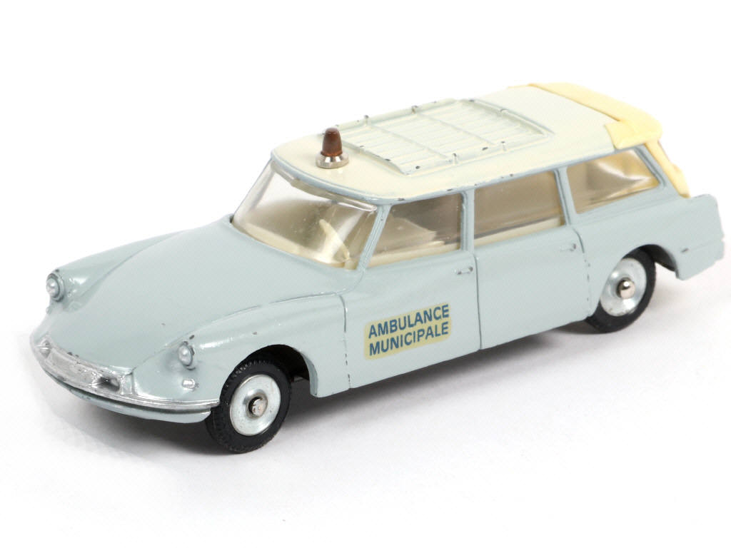 Lot 384 - DINKY TOYS (FRANCE) (1)