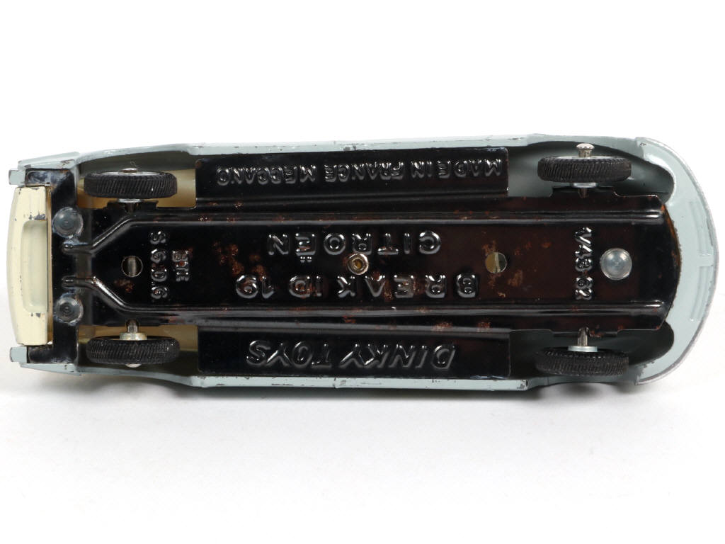 Lot 384 - DINKY TOYS (FRANCE) (1)