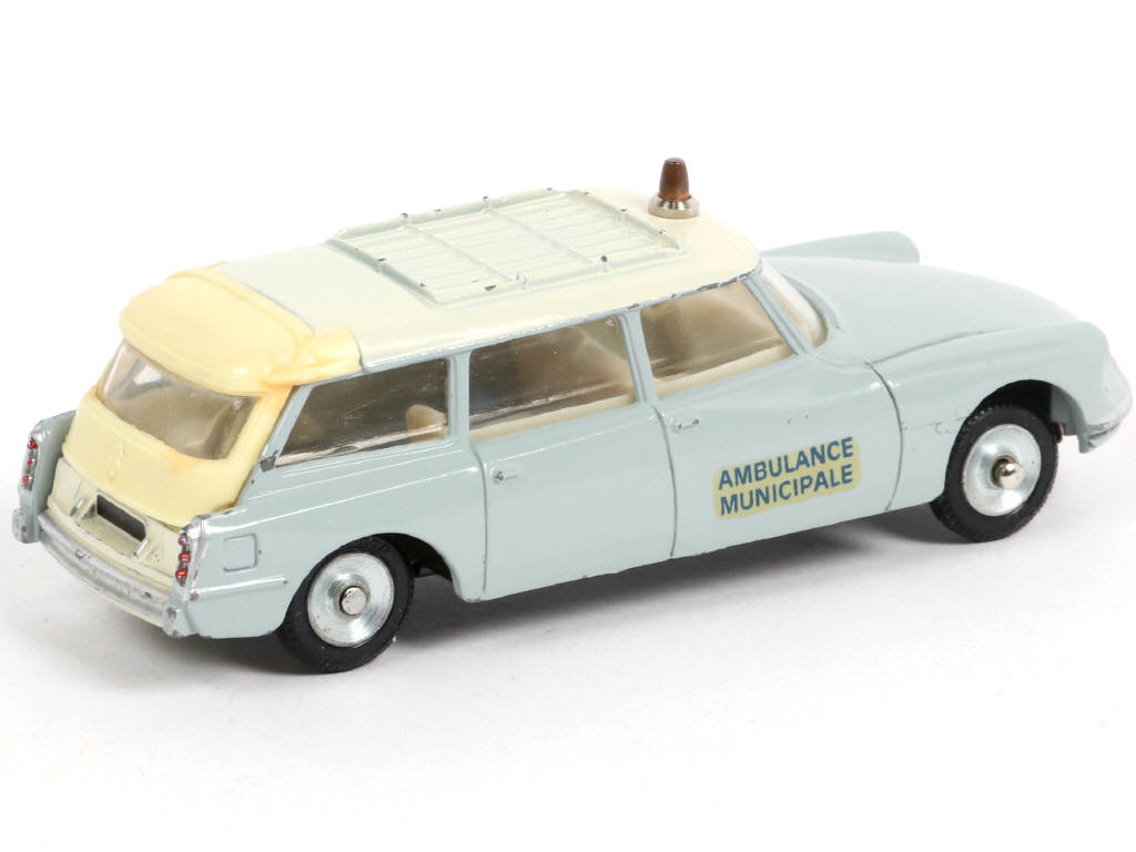 Lot 384 - DINKY TOYS (FRANCE) (1)