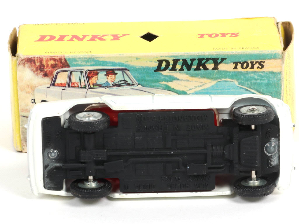 Lot 483 - DINKY TOYS (FRANCE) (1)