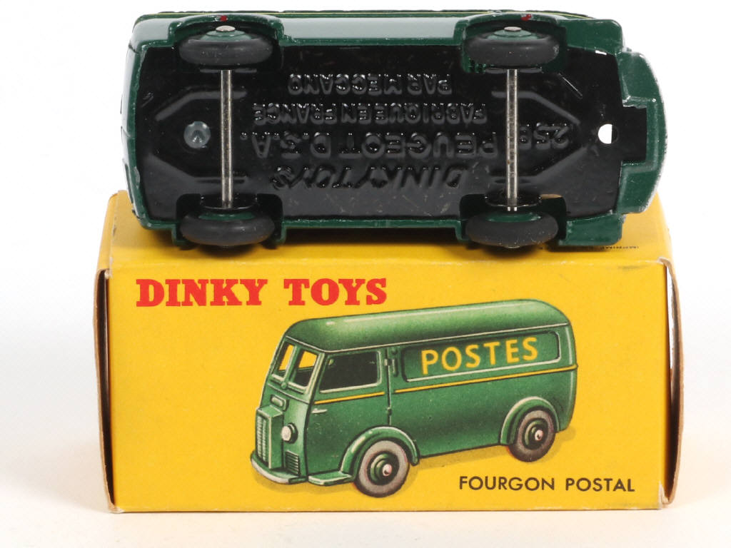 Lot 519 - DINKY TOYS (FRANCE) (1)