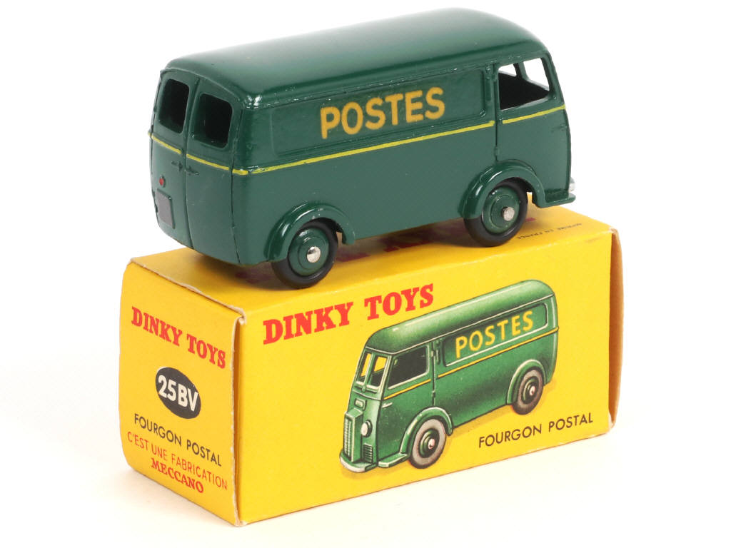 Lot 519 - DINKY TOYS (FRANCE) (1)