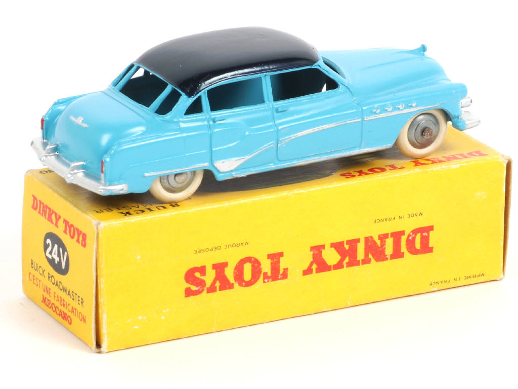 Lot 440 - DINKY TOYS (FRANCE) (1)