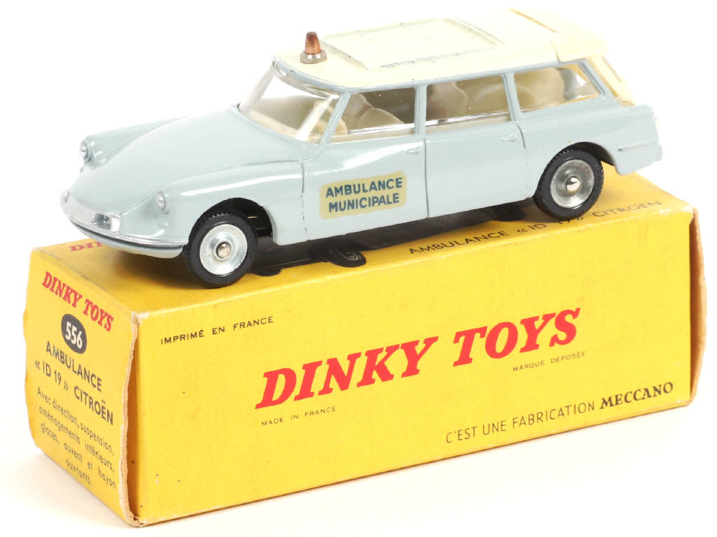 Lot 412 - DINKY TOYS (FRANCE) (1)