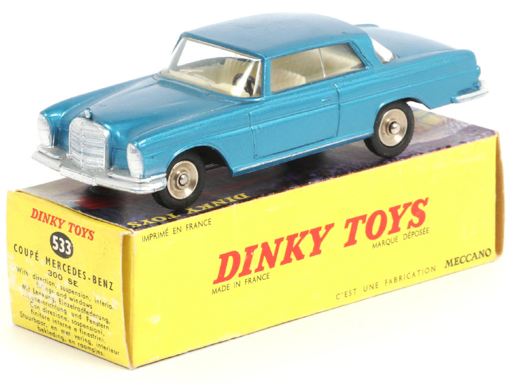 Lot 489 - DINKY TOYS (FRANCE) (1)