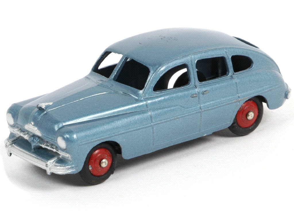 Lot 375 - DINKY TOYS (FRANCE) (1)