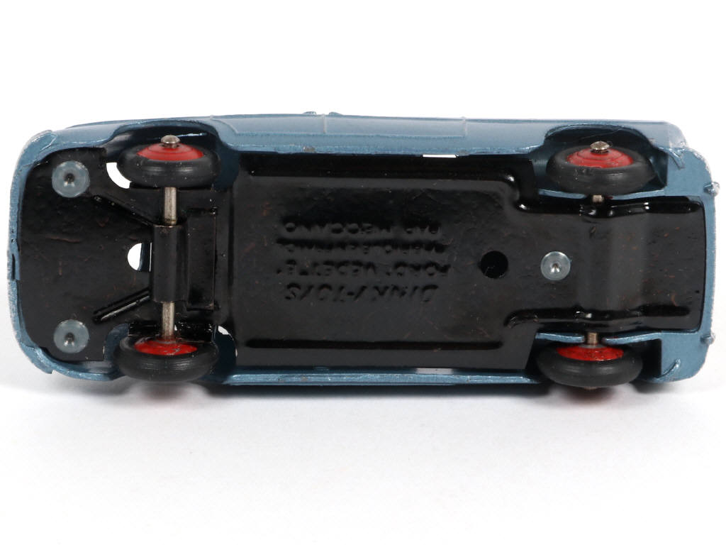 Lot 375 - DINKY TOYS (FRANCE) (1)