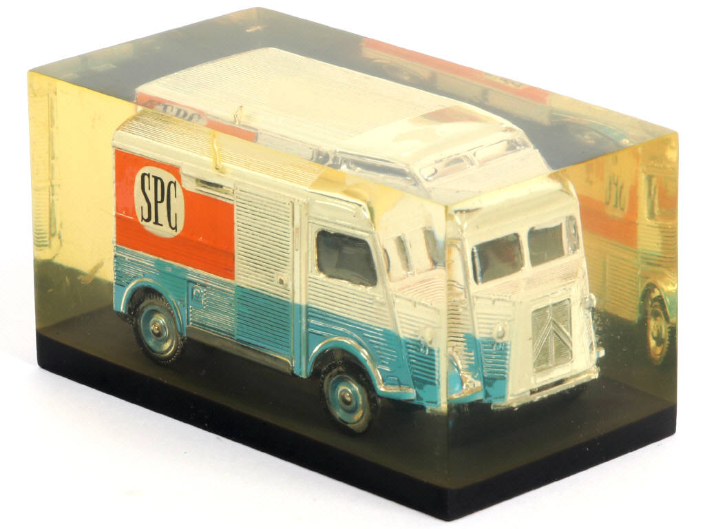 Lot 524 - DINKY TOYS (FRANCE) (1)