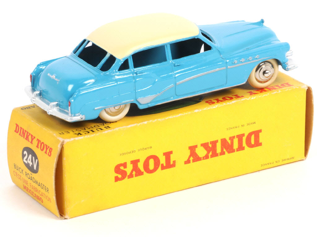 Lot 439 - DINKY TOYS (FRANCE) (1)