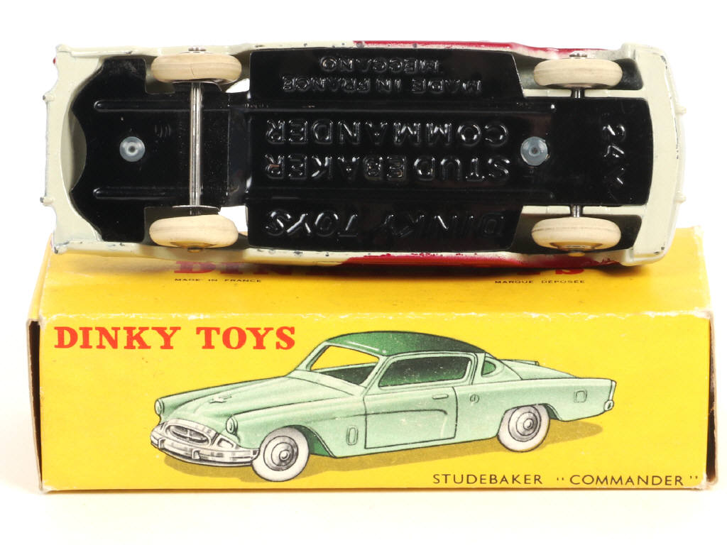 Lot 446 - DINKY TOYS (FRANCE) (1)