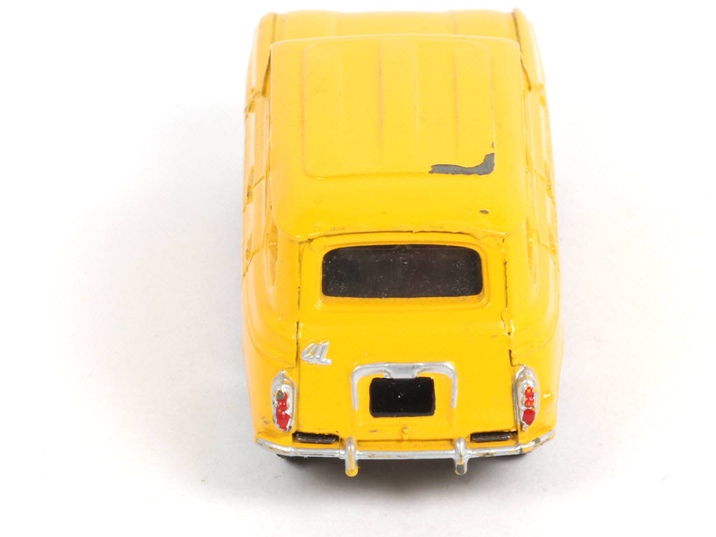 Lot 387 - DINKY TOYS (FRANCE) (1)