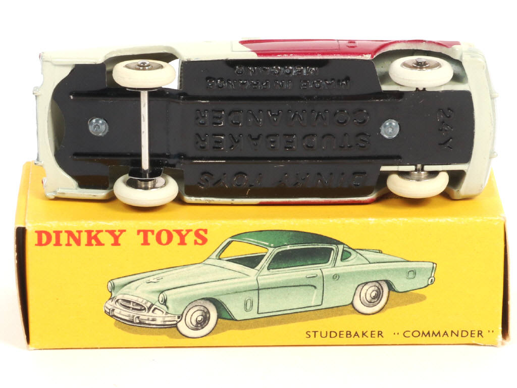 Lot 447 - DINKY TOYS (FRANCE) (1)
