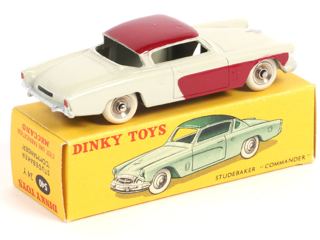 Lot 447 - DINKY TOYS (FRANCE) (1)