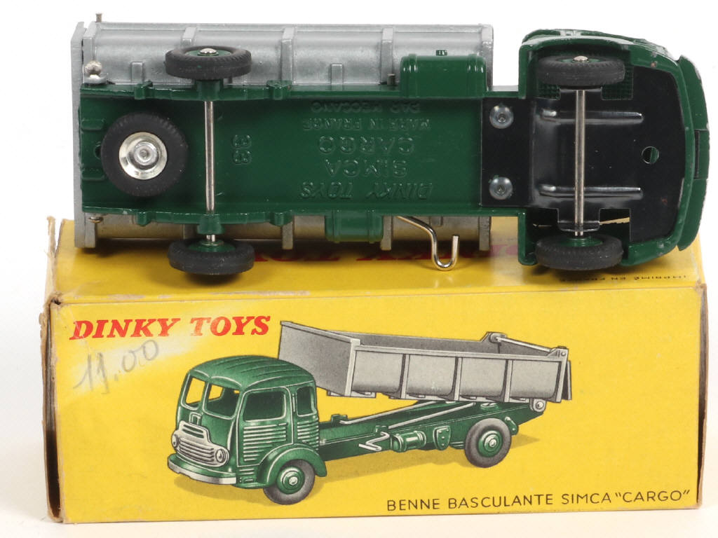 Lot 532 - DINKY TOYS (FRANCE) (1)