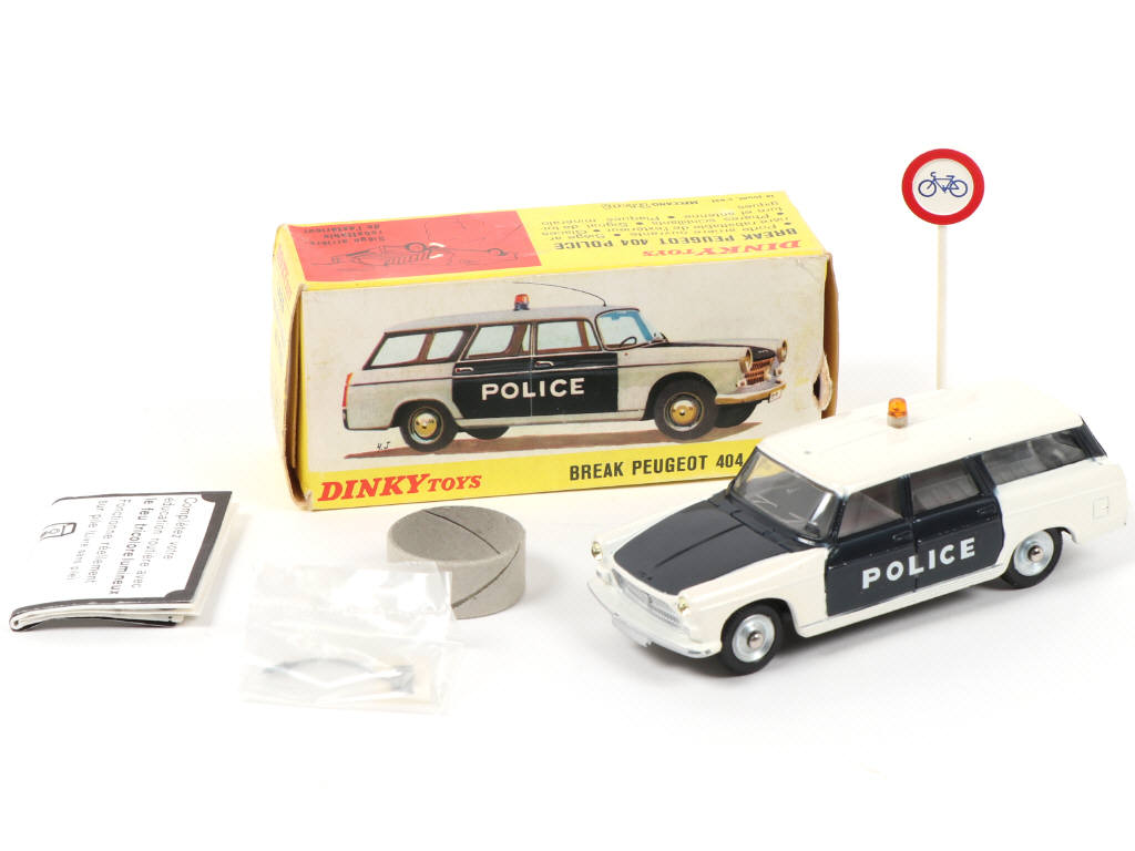 Lot 466 - DINKY TOYS (FRANCE) (1)