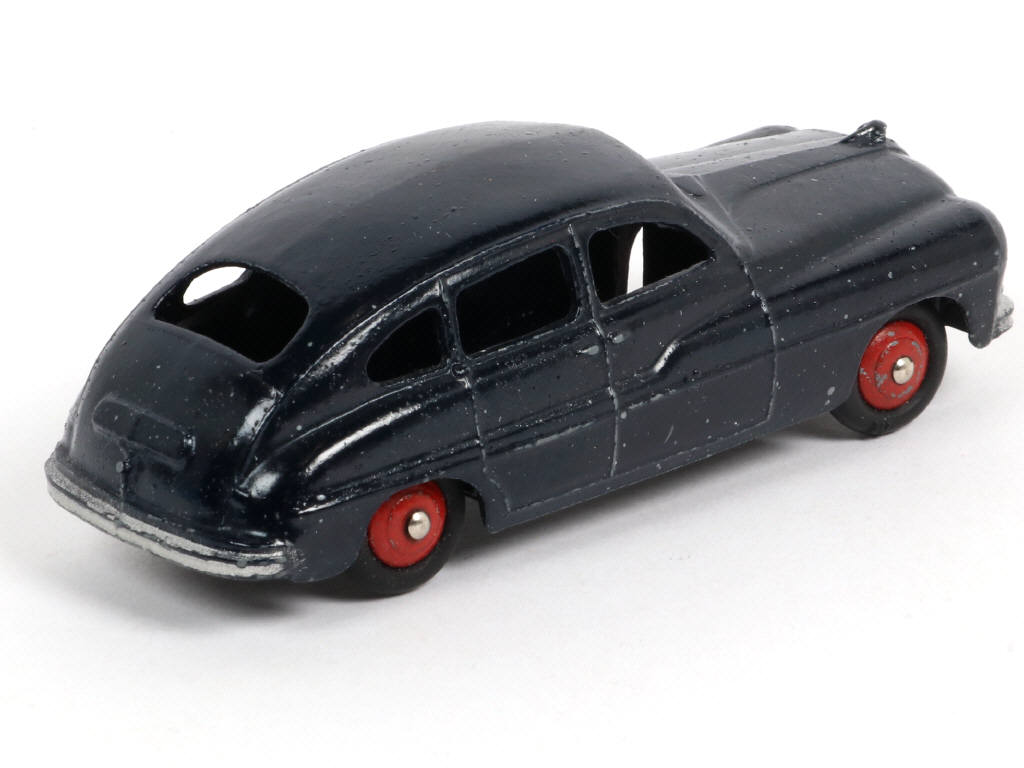 Lot 374 - DINKY TOYS (FRANCE) (1)