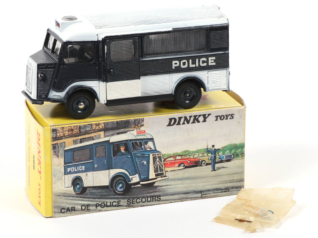Lot 523 - DINKY TOYS (FRANCE) (1)