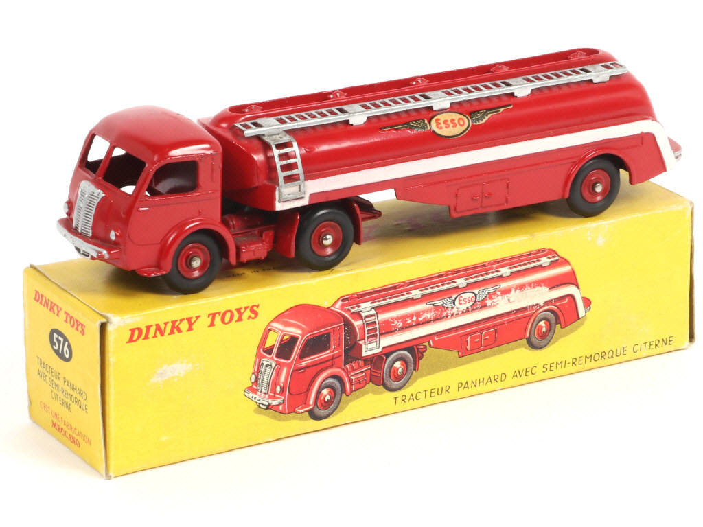 Lot 529 - DINKY TOYS (FRANCE) (1)