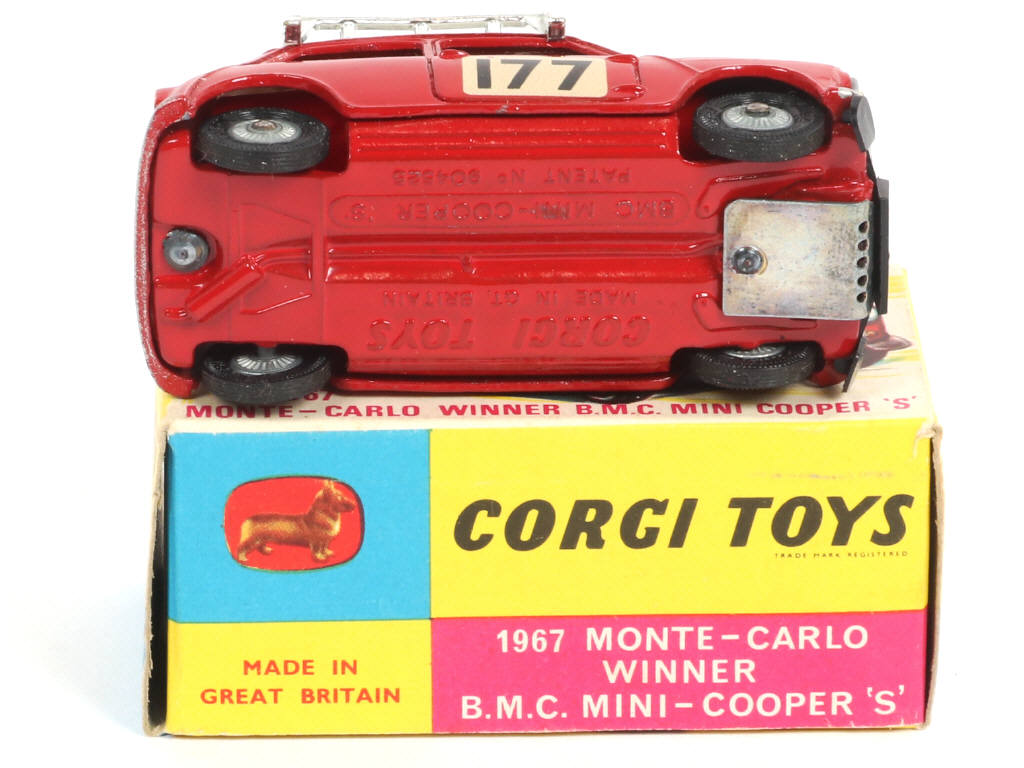 Lot 199 - CORGI TOYS (GB) (1)