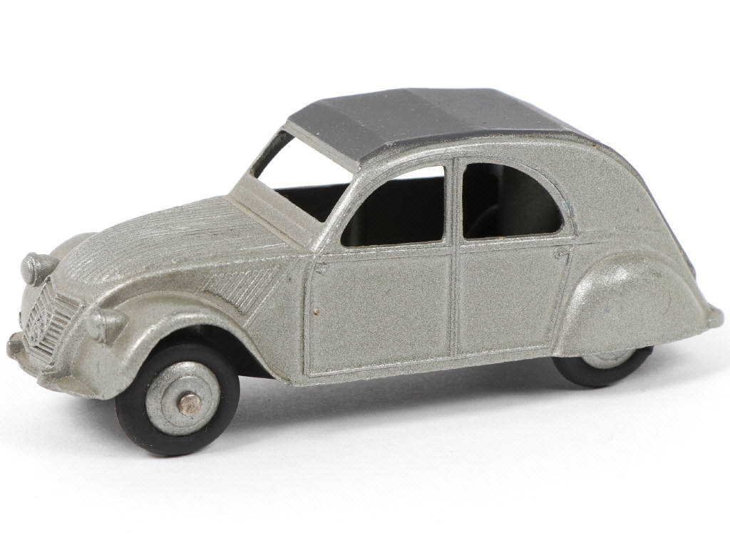 Lot 382 - DINKY TOYS (FRANCE) (1)