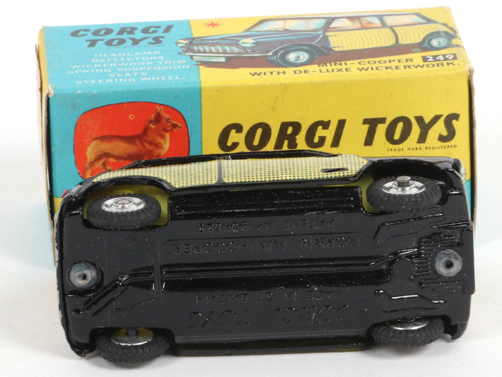 Lot 188 - CORGI TOYS (GB) (1)