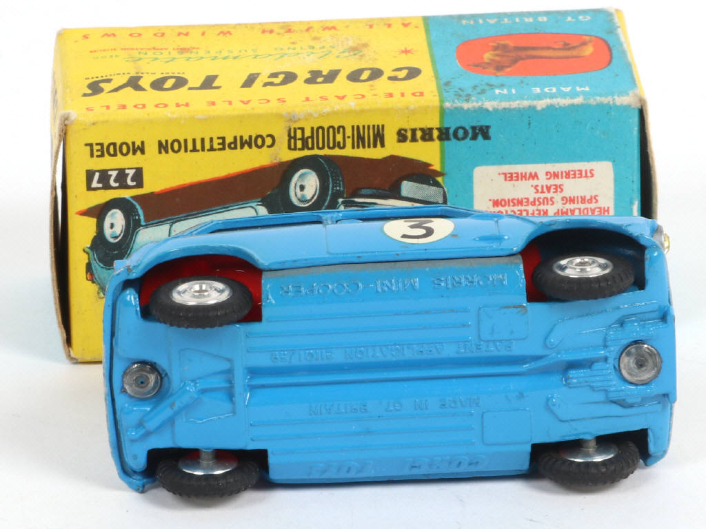 Lot 194 - CORGI TOYS (GB) (1)