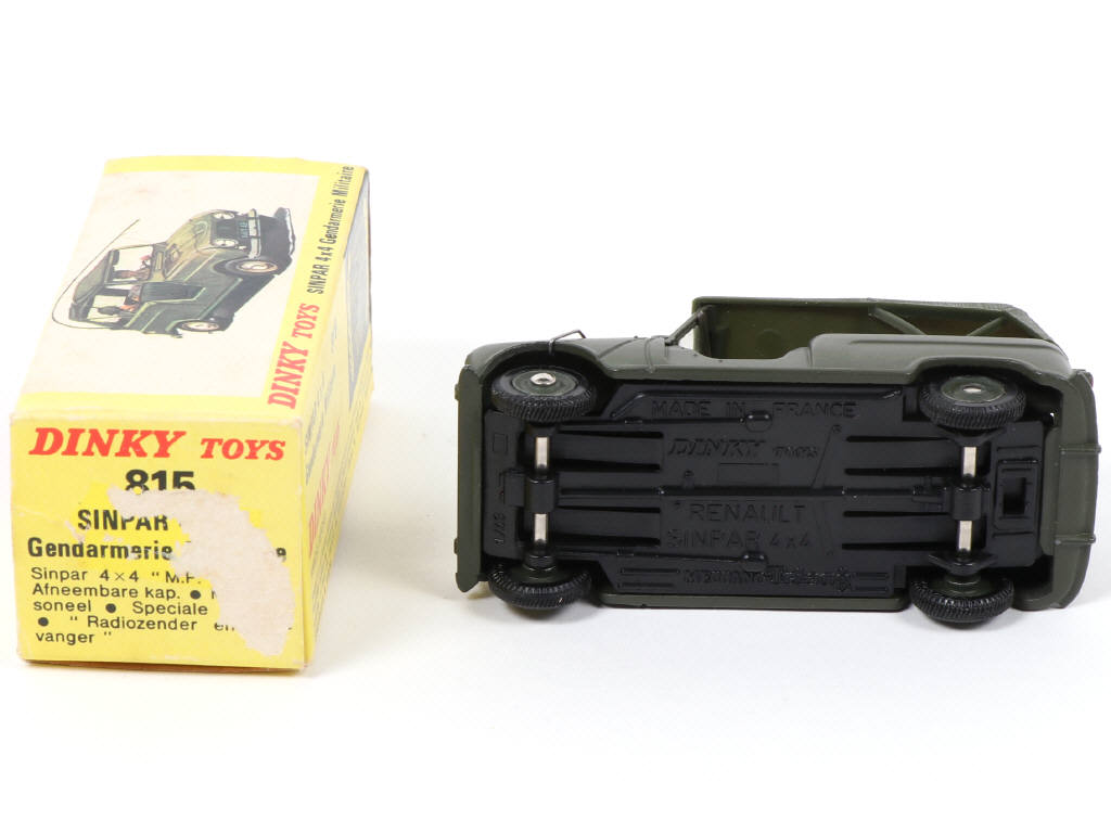 Lot 543 - DINKY TOYS (FRANCE) (1)