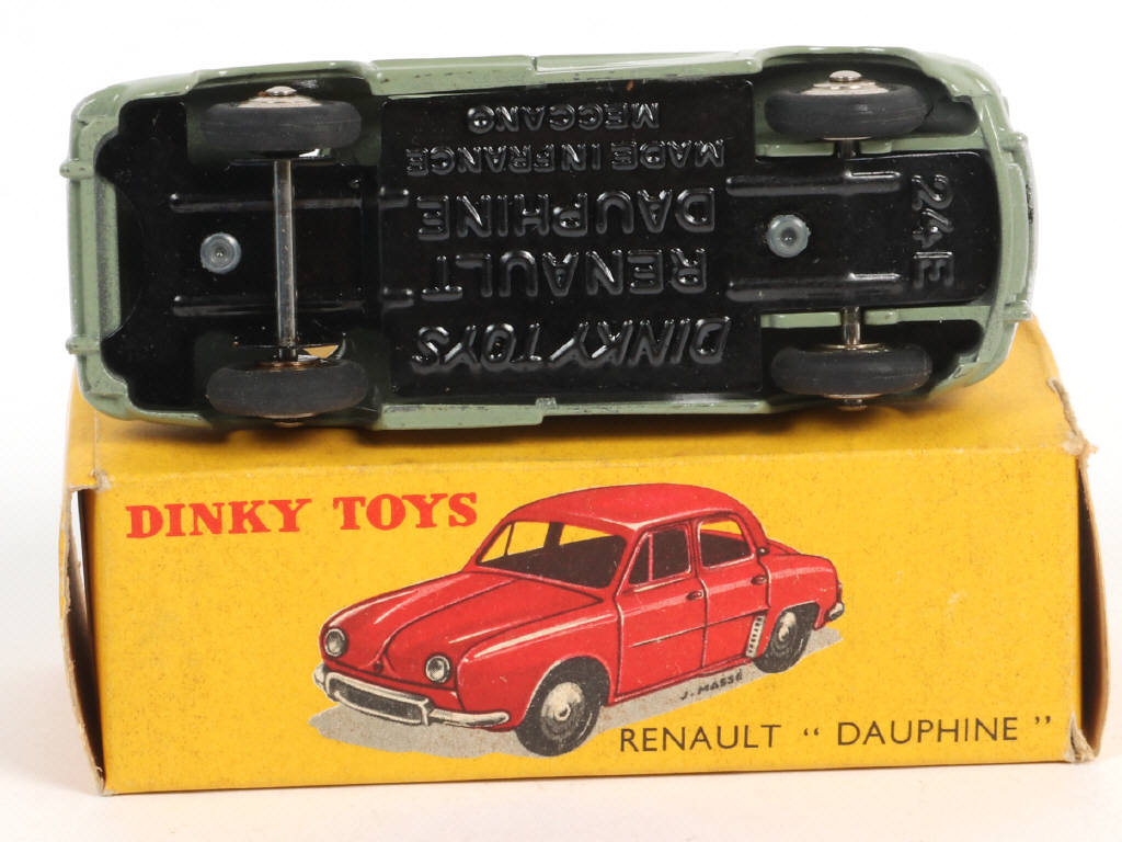 Lot 417 - DINKY TOYS (FRANCE) (1)