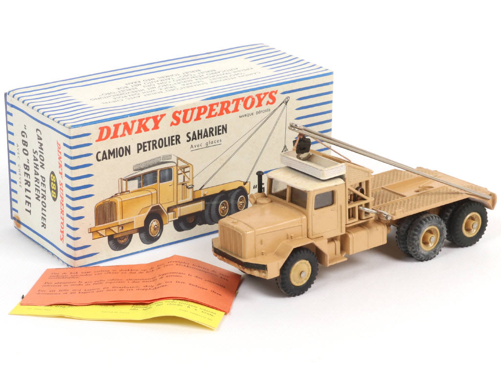 Lot 536 - DINKY TOYS (FRANCE) (1)