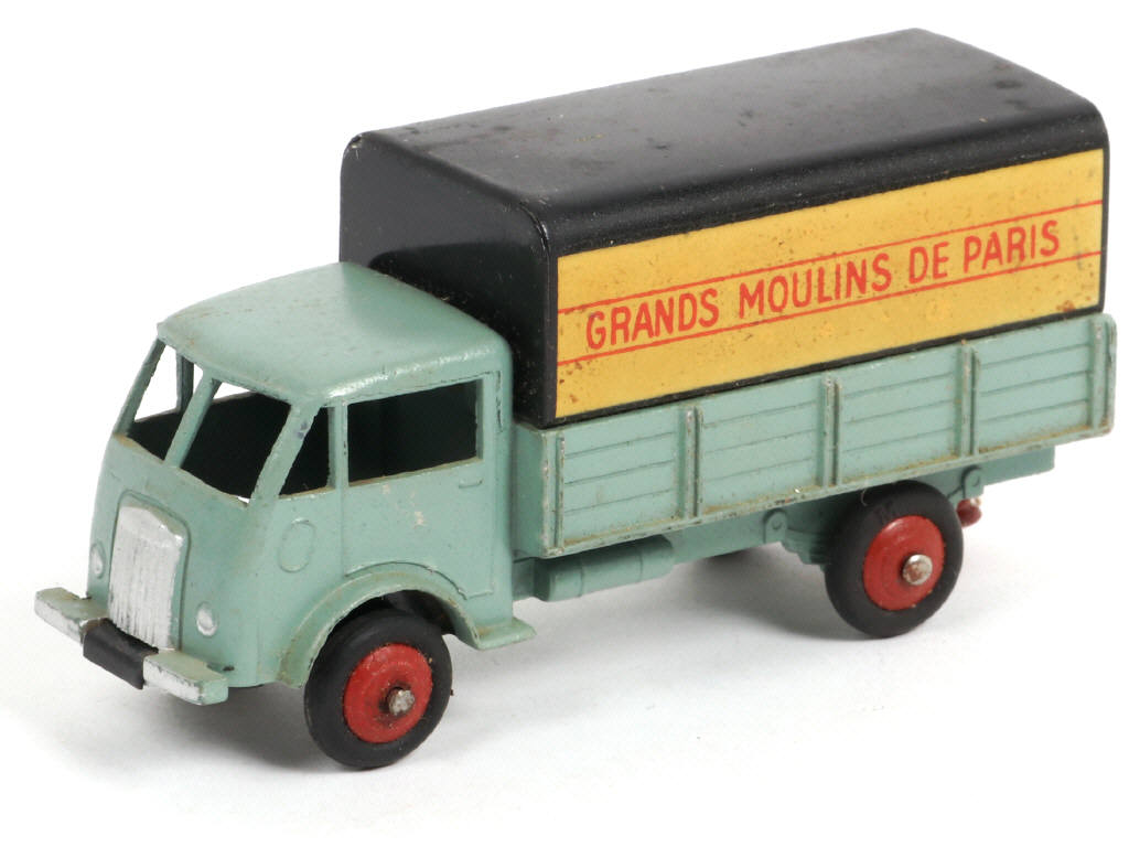 Lot 513 - DINKY TOYS (FRANCE) (1)