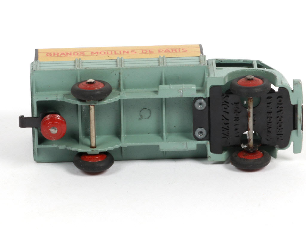 Lot 513 - DINKY TOYS (FRANCE) (1)