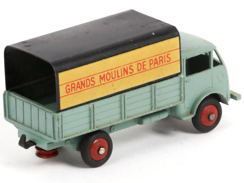 Lot 513 - DINKY TOYS (FRANCE) (1)