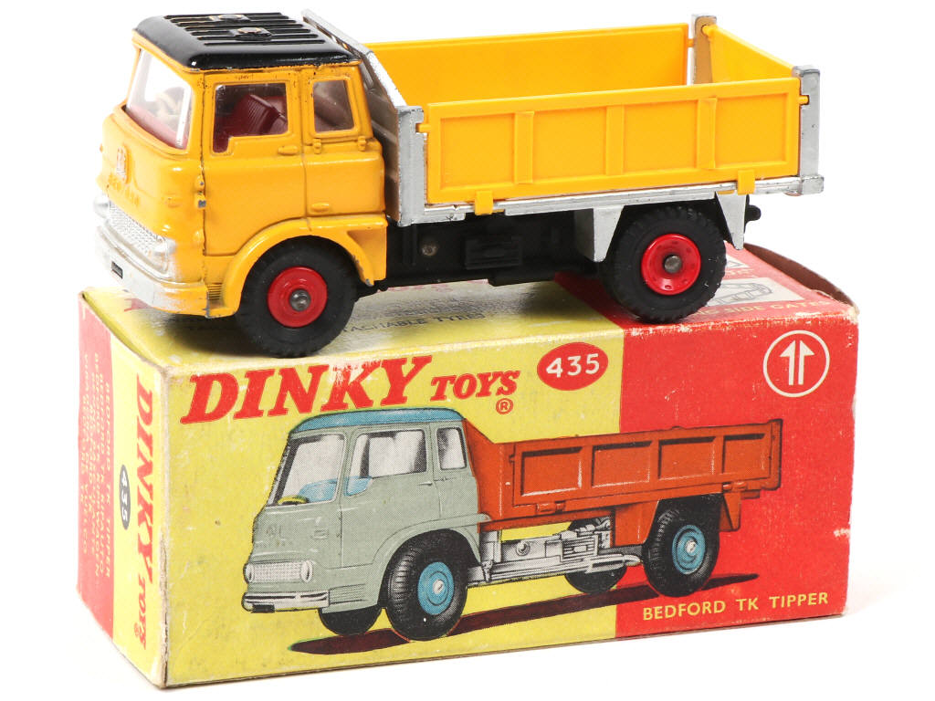 Lot 642 - DINKY TOYS (GB) (1)