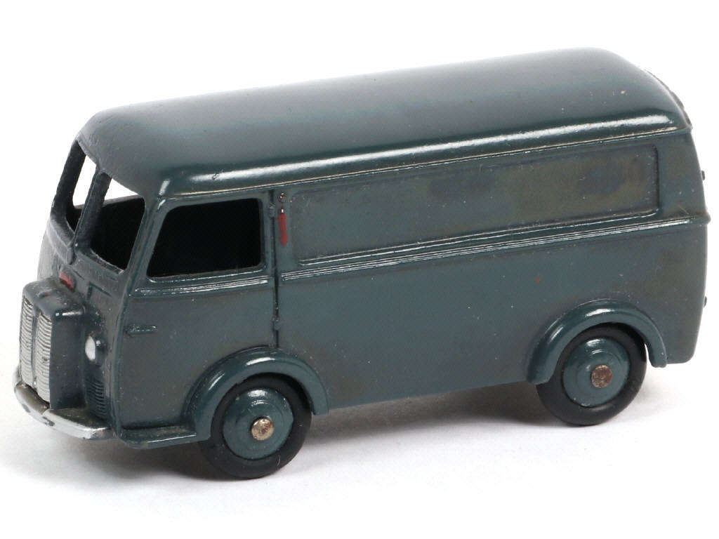 Lot 516 - DINKY TOYS (FRANCE) (1)