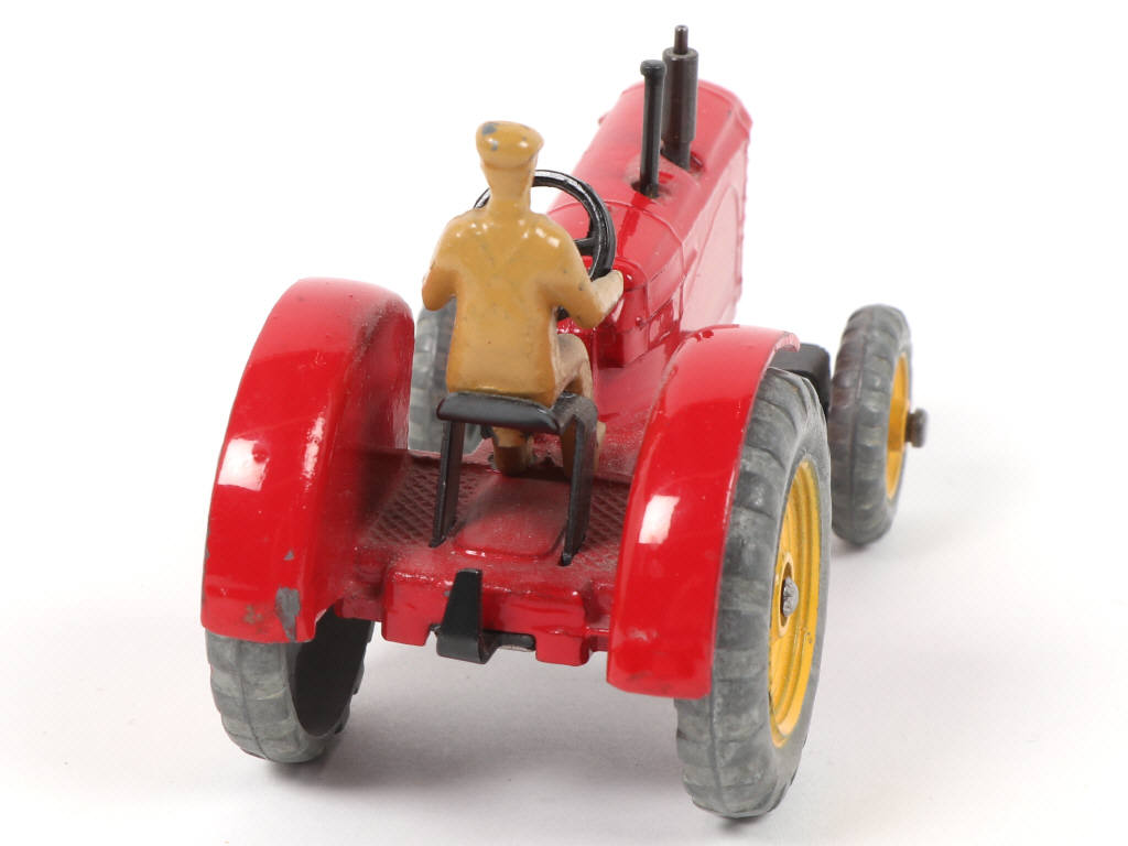 Lot 651 - DINKY TOYS (GB) (1)