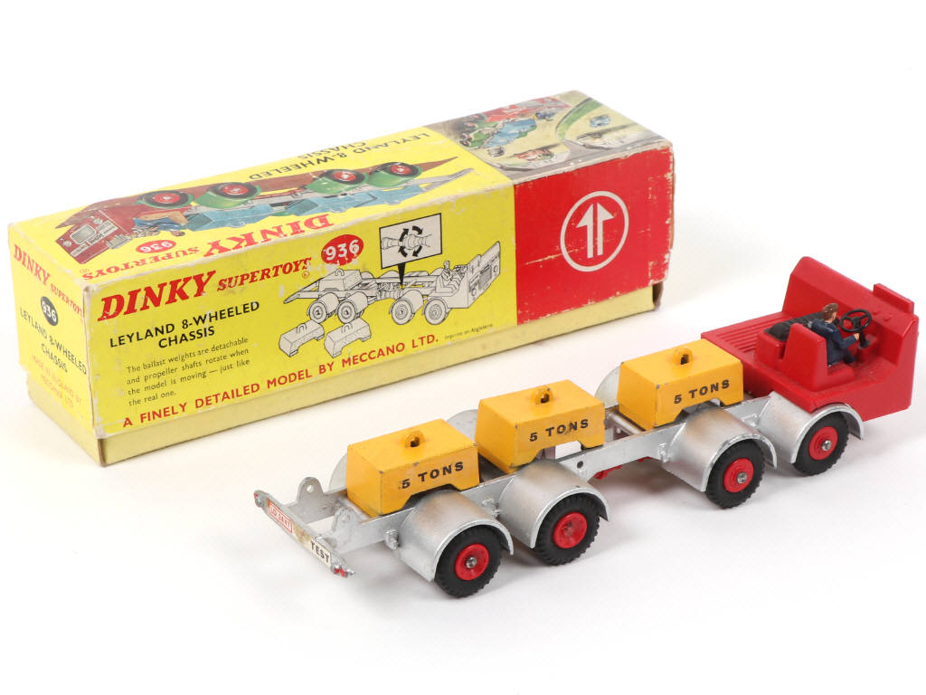 Lot 644 - DINKY TOYS (GB) (1)