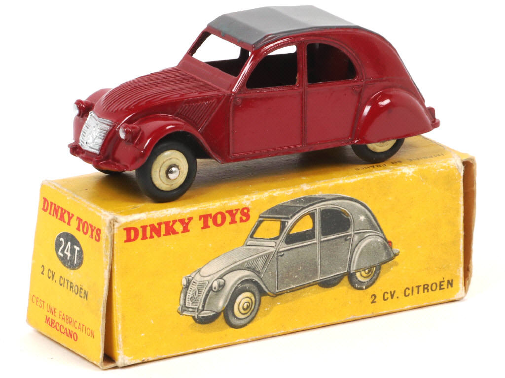 Lot 425 - DINKY TOYS (FRANCE) (1)