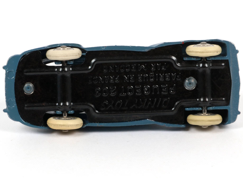 Lot 379 - DINKY TOYS (FRANCE) (1)