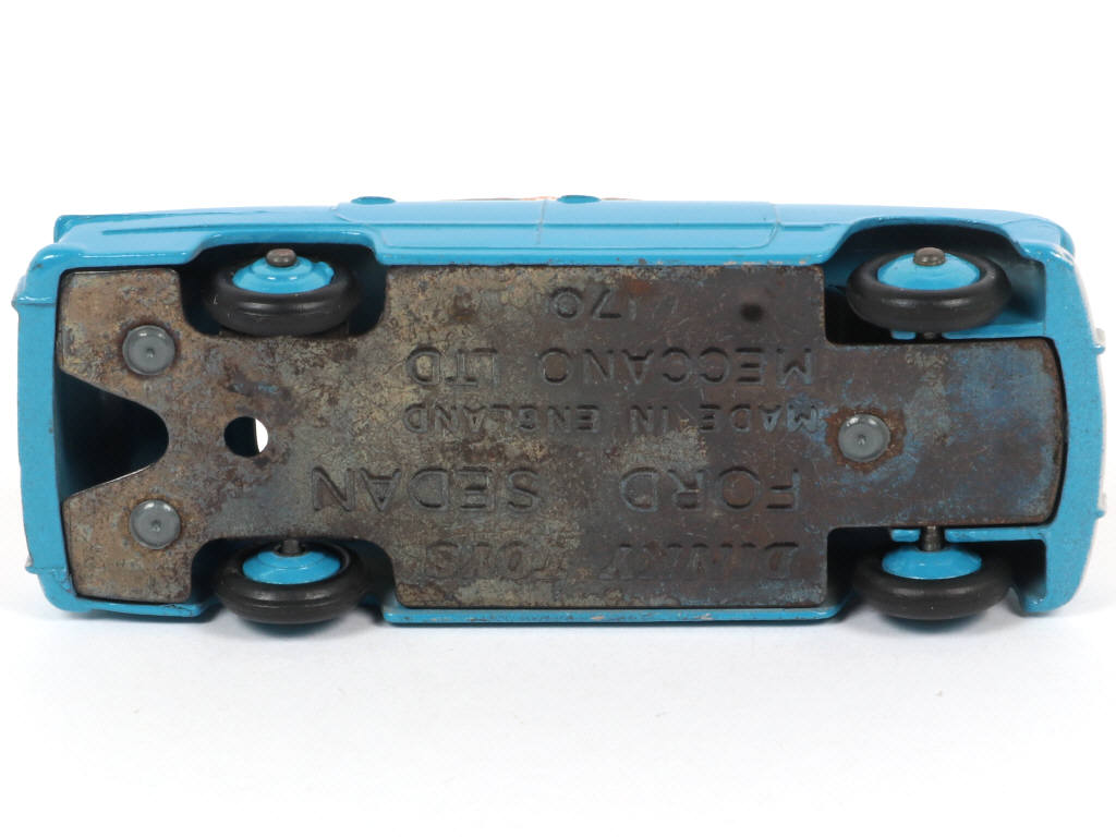 Lot 562 - DINKY TOYS (GB) (1)